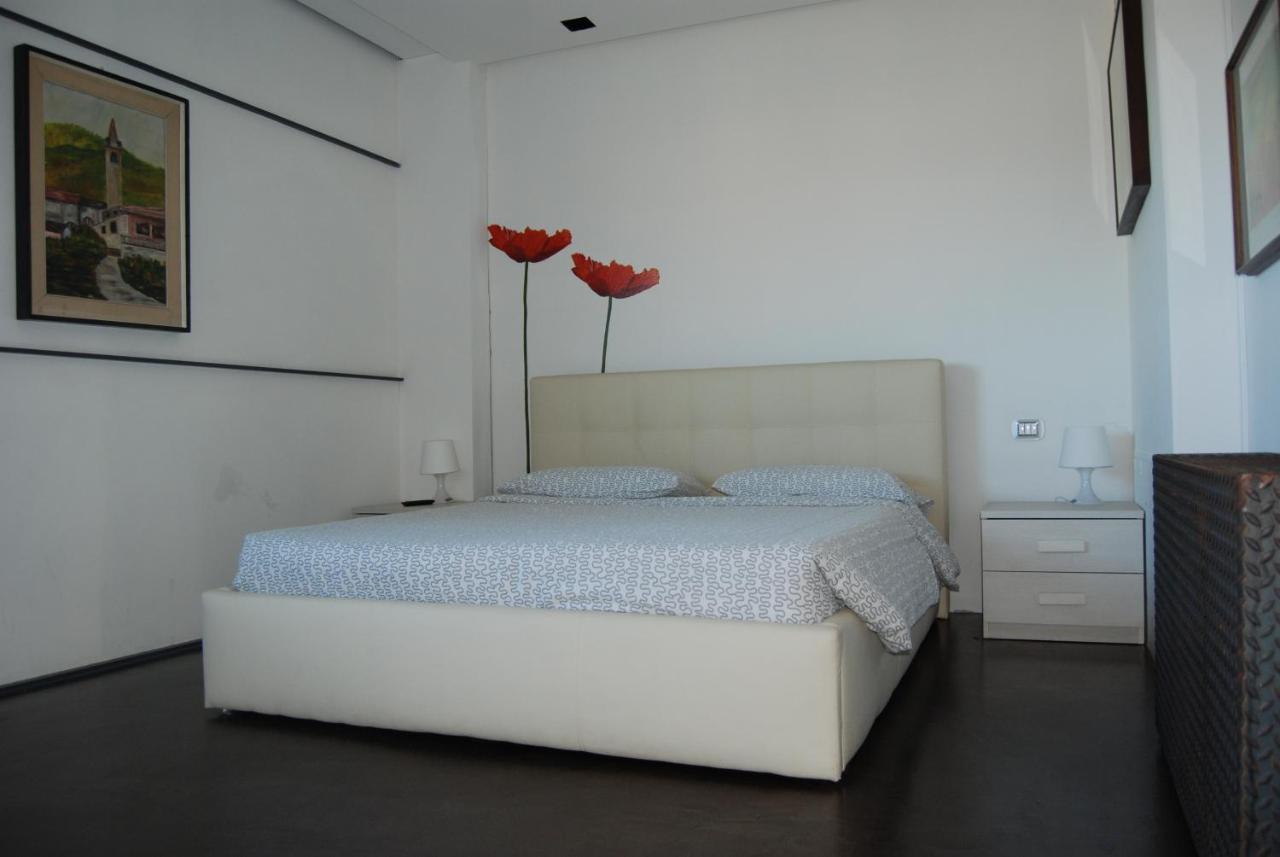 Le Vele Affittacamere Desenzano del Garda Ngoại thất bức ảnh